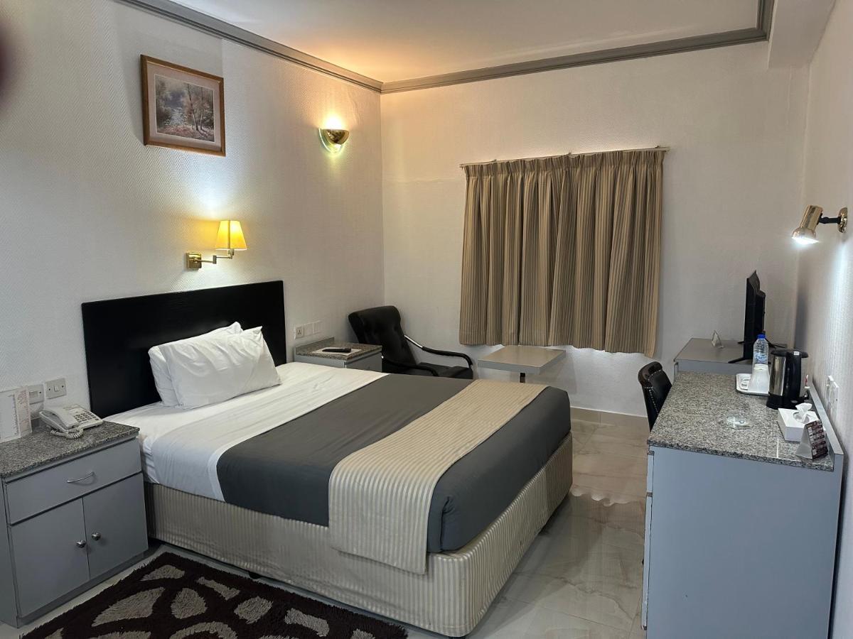 Grand Astoria Hotel Дубай Экстерьер фото